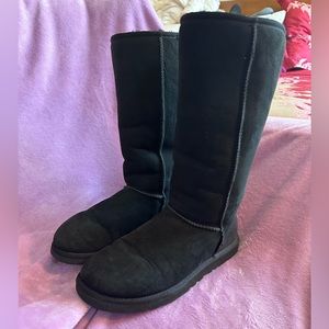 Ugg Women’s Classic Tall II Boots Size9